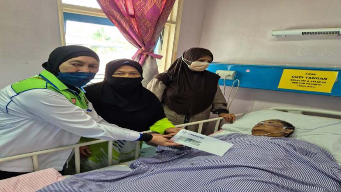 SUMBANGAN KEBAJIKAN HJH ZAINAB RF89998 DI HOSPITAL N. SEMBILAN OLEH AJK N.SEMBILAN