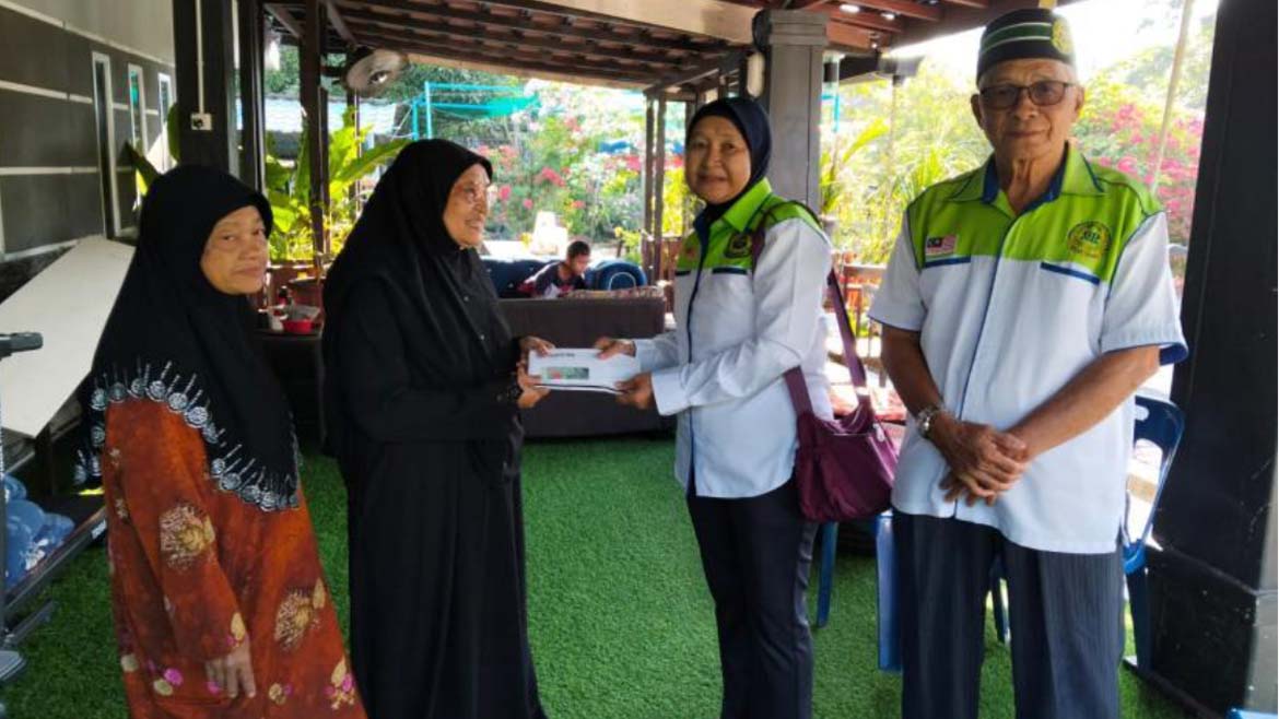 SUMBANGAN KHAIRAT KPD ISTERI ARWAH ELIAS SABARUDIN OLEH AJK PUSAT DI KEDAH