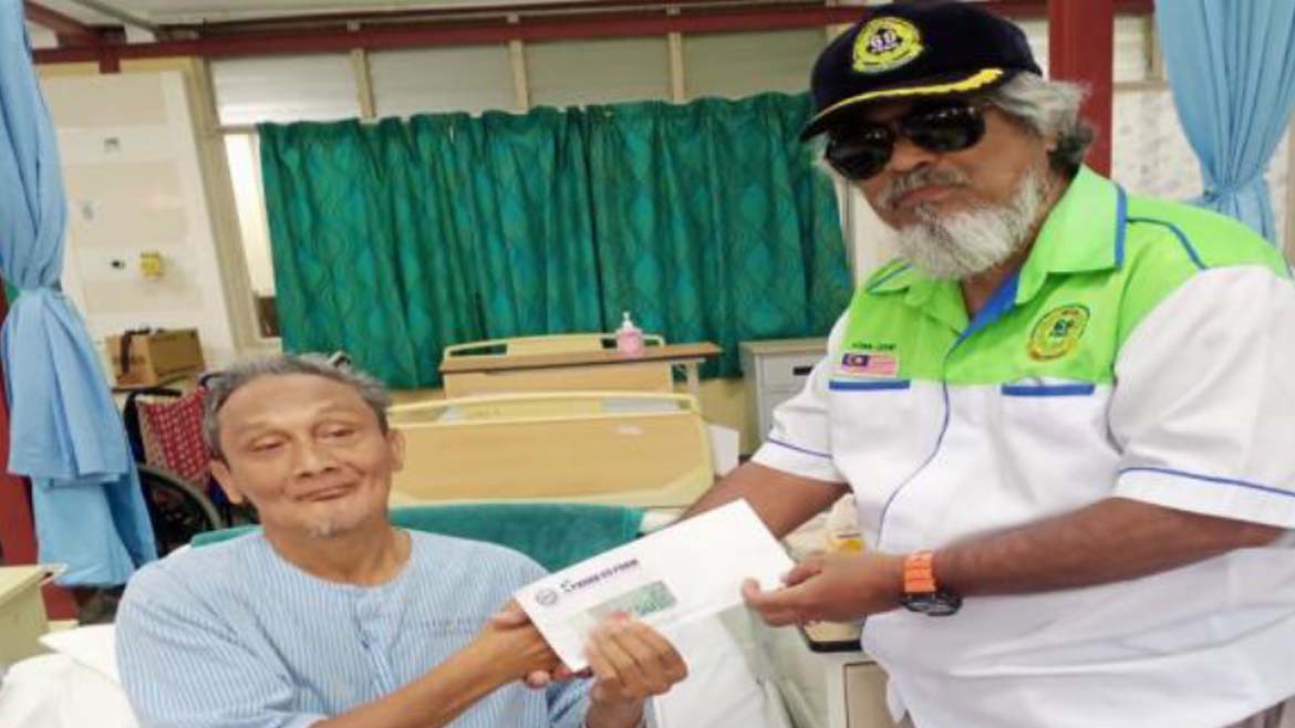 SUMBANGAN KEBAJIKAN JOHARI DI HOSPITAL OLEH AJK SELANGOR.