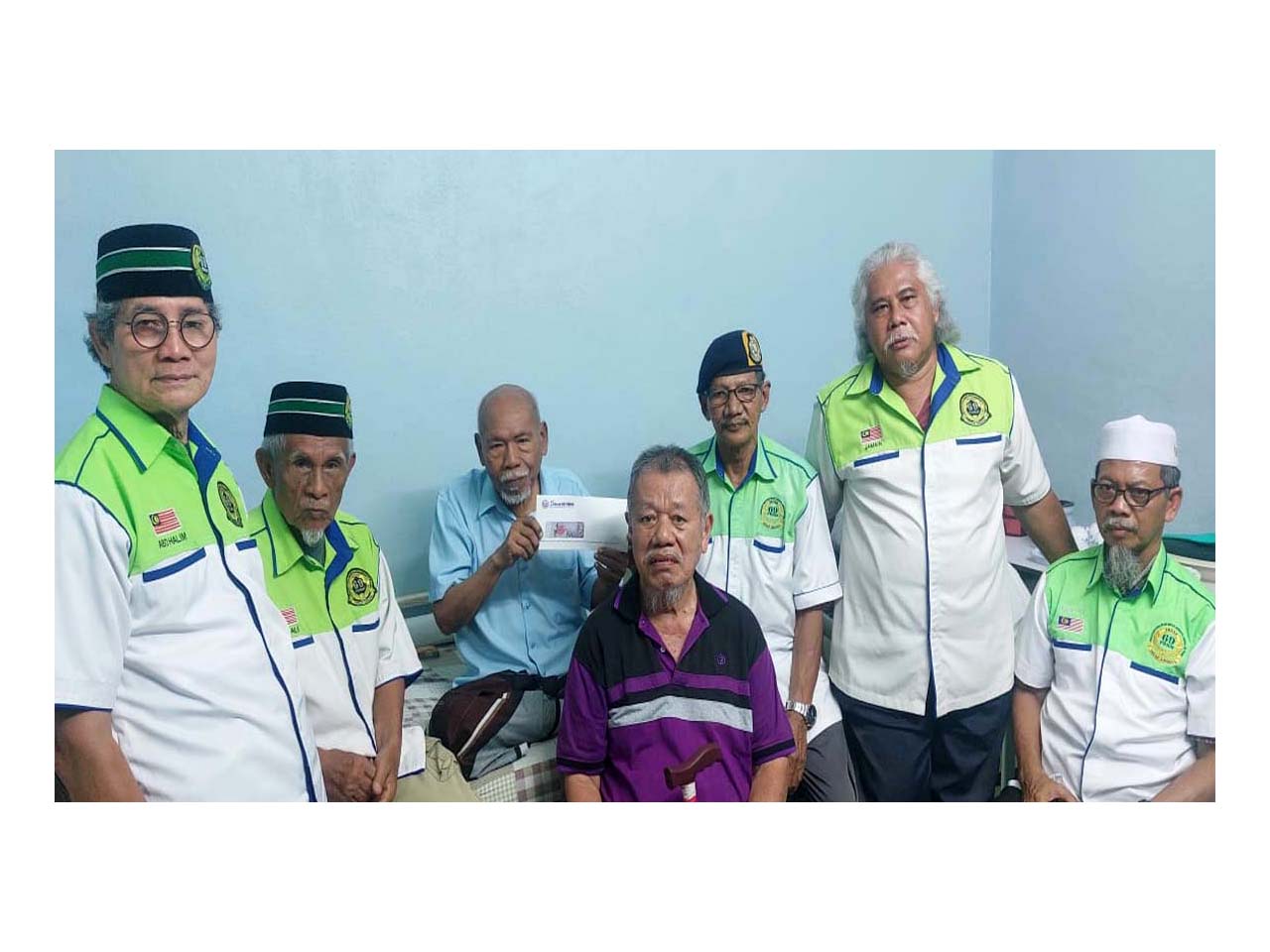 ZIARAH KASIH&SAMPAIKAN SUMBANGAN MASUK/KELUAR HOSPITAL AHLI SKUAD 69 PDRM