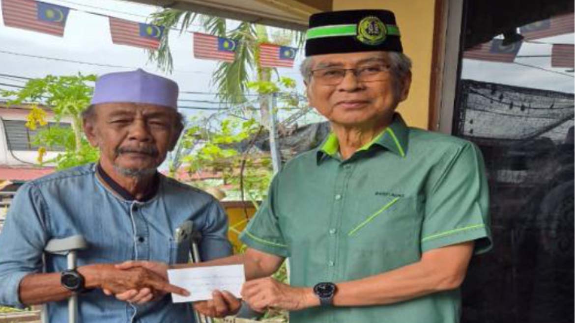SUMBANGAN KEBAJIKAN YUSOF DI RUMAHNYA OLEH TIMBALAN PRESIDEN DATO HJ ALIAS