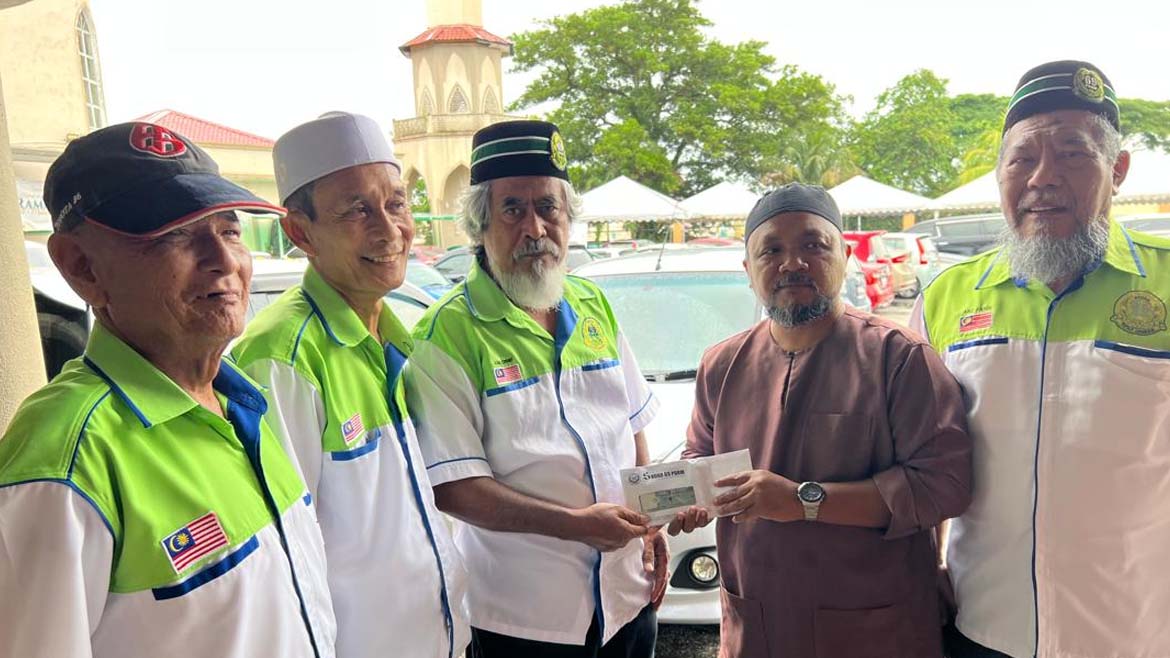 SUMBANGAN KHAIRAT KEPADA WARIS ARWAH HJ HARUN DI MASJID OLEH AJK SELANGOR