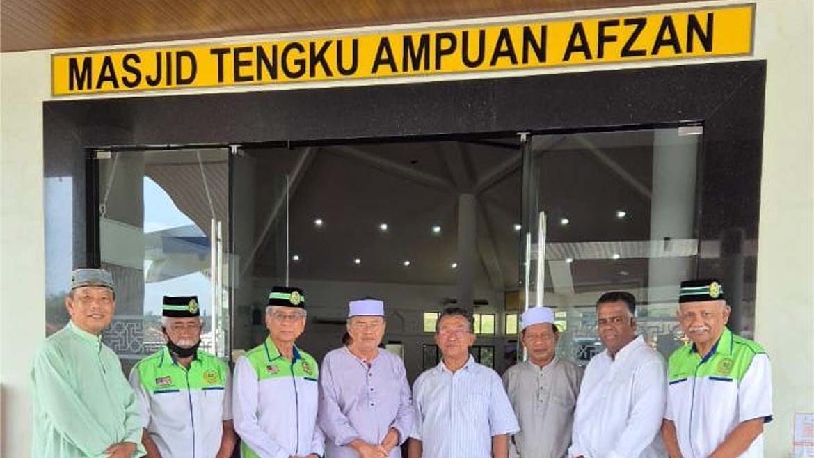 SUMBANGAN KHAIRAT WARIS ARWAH DATIN HAPSAH BT SAMION ISTERI KEPADA