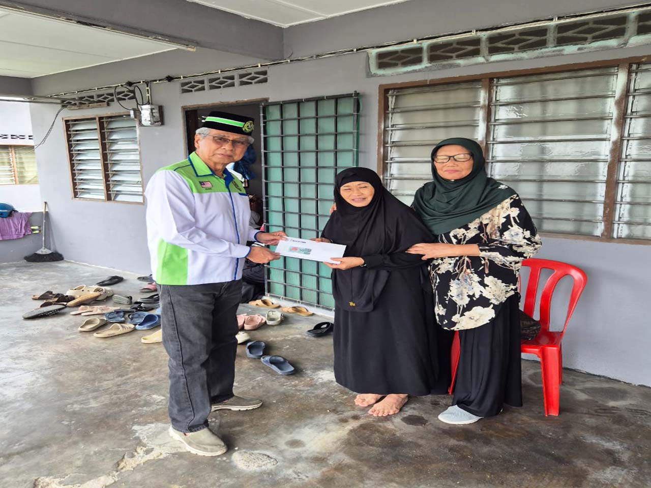 Samoga dicucuri rahmat ke atas rohnya. Al Fatihah.