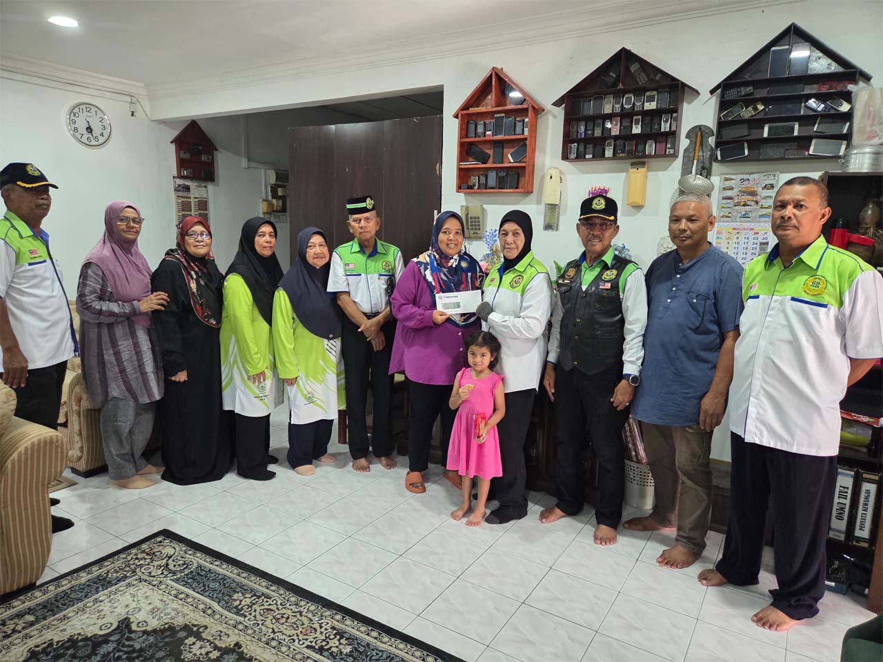 Dato’ Timbalan, Dato’ Timbalan Presiden, Dato’ SU serta barbican exco pusat membuat lawatan kebajikan ke atas Ahli Bersekutu Fauziahaslina binti Hassan